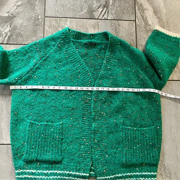 💚 Do Everything In Love Open Front Varsity Cardigan OS Flecked Kelly Green - Picture 6 of 7